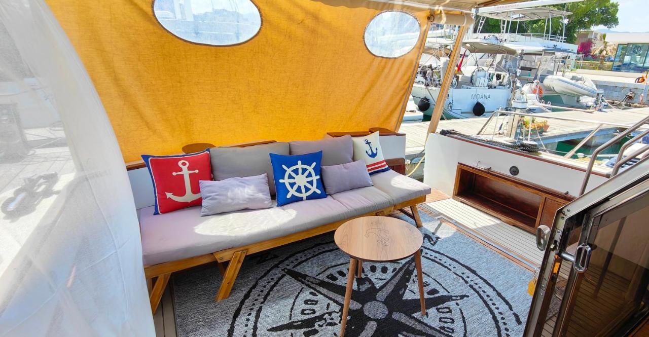 Panaby - House Boat Botel *