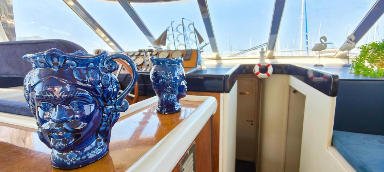 Botel Panaby - House Boat *