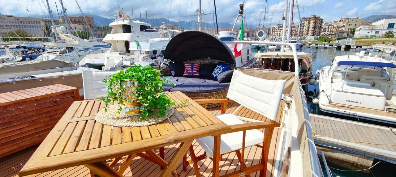 Botel Panaby - House Boat