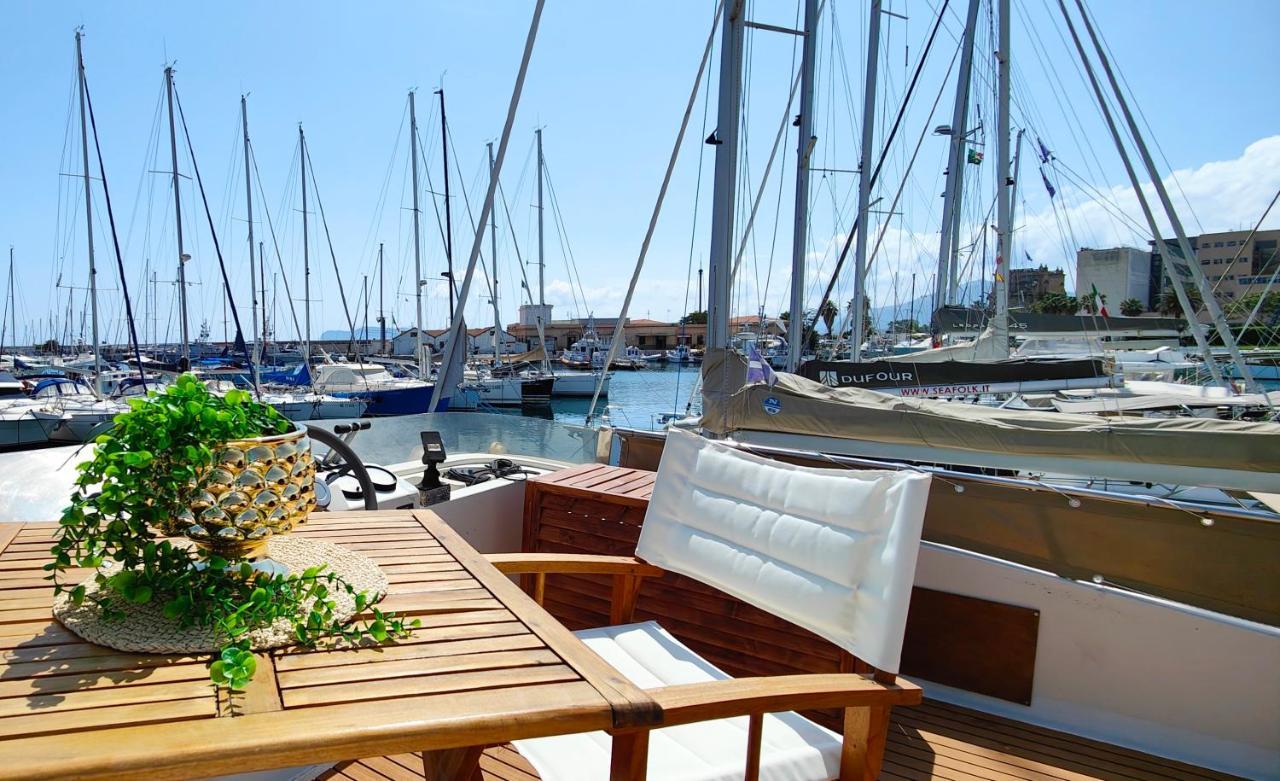 Panaby - House Boat *